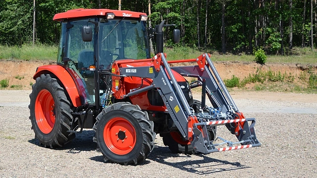 Фронтальный погрузчик Т-812/2 с ковшом