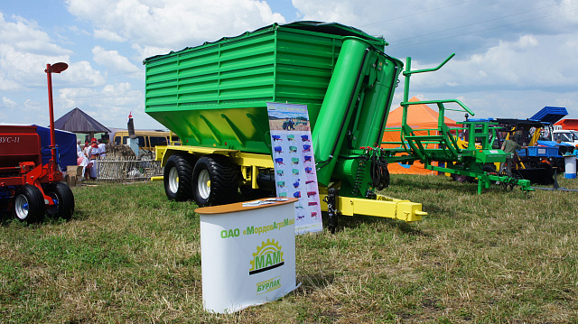 Полуприцеп тракторный перегрузчик ПТП-25