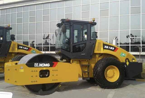 Грунтовый каток  XS183J