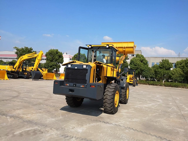 Фронтальный погрузчик Beezone 937H