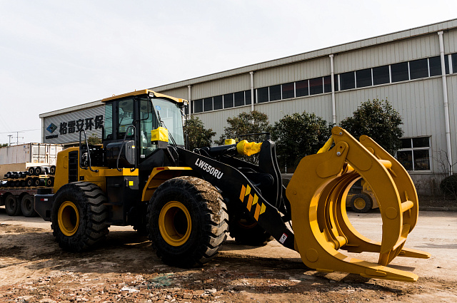 Фронтальный погрузчик LW550RU