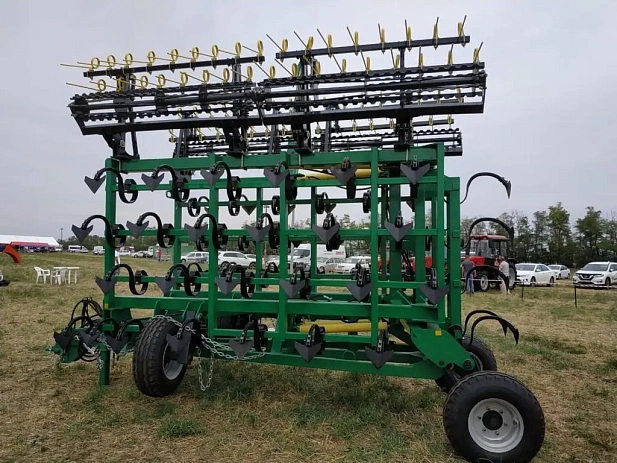 Прицепной Евро культиватор Радогост-Маш