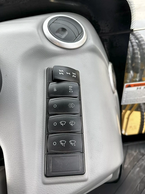 Экскаватор-погрузчик Knack Wesson CX4