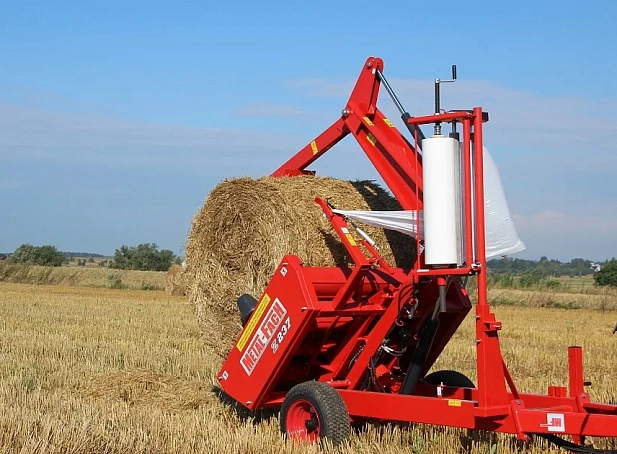 Обмотчик рулонов Z-237 прицепной с задней загрузкой