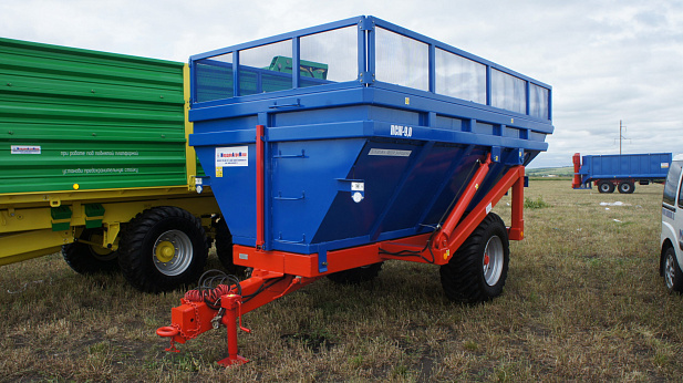 Полуприцеп тракторный самосвальный для жидких фракций ПТСЖ-9