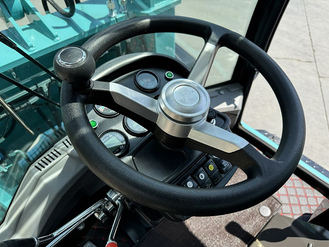 Фронтальный погрузчик VOLNA V101E