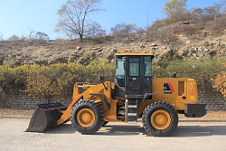 Фронтальный погрузчик SHANMON 936D