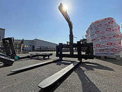 Универсальные вилы для поддонов и рулонов